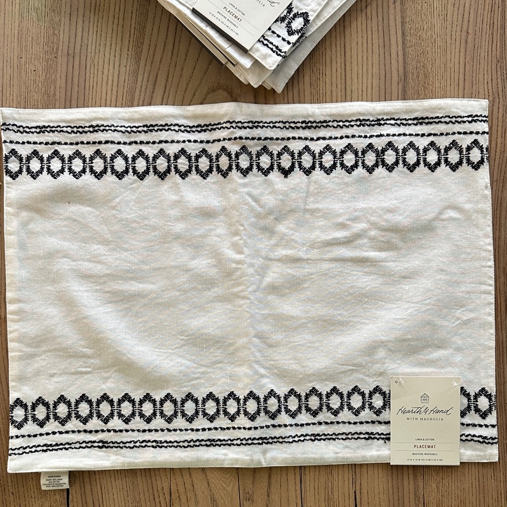 Hearth & Hand Cream and Black Geometric Placemat